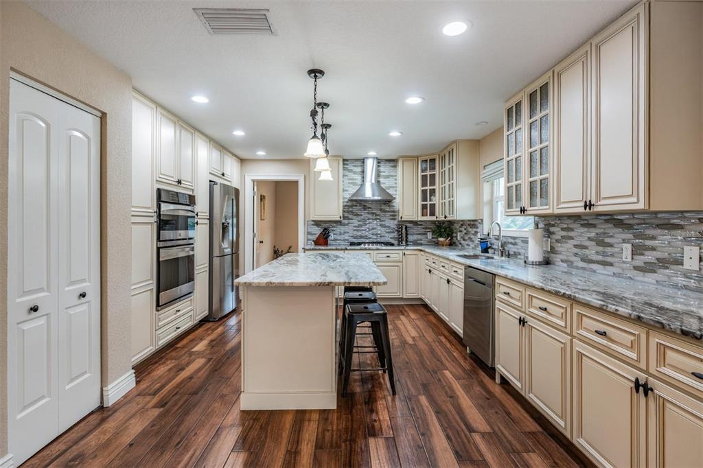 118 10th Avenue North Indian Rocks Beach, FL 33785 - Photo 7 of 31