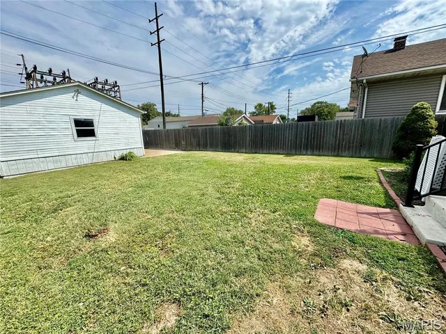 $1,200 | 2445 Jerden Avenue, Granite City, IL 62040