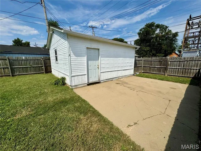 $1,200 | 2445 Jerden Avenue, Granite City, IL 62040
