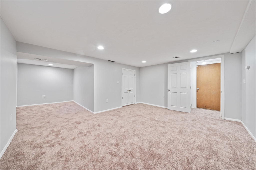 12 Rosemont Road, Unit 1 Weymouth, MA 02191 - Photo 4 of 7