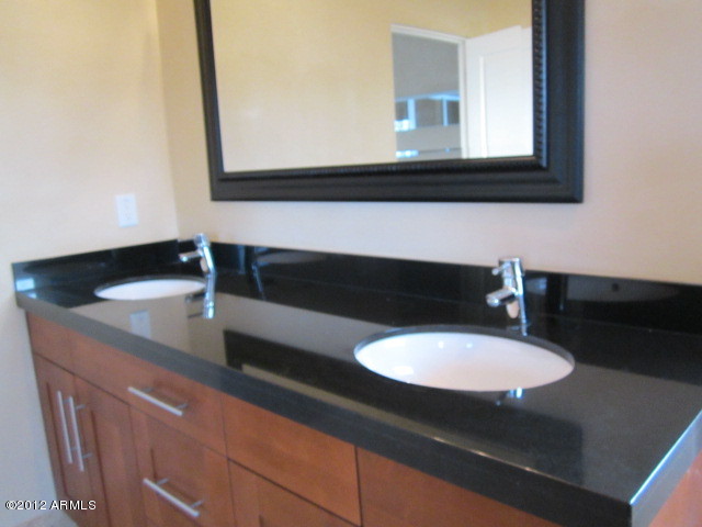 2650 East Mountain View Road Phoenix, AZ 85028 - Photo 23 of 28 IMG_1135