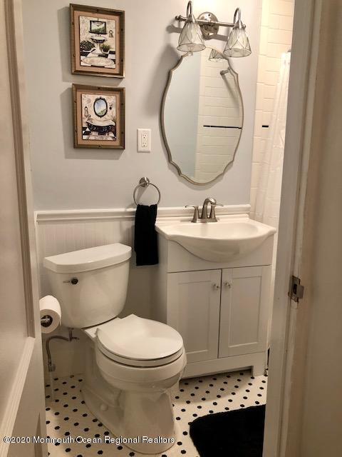 87 Embury Avenue, Unit WINTER RENTAL Ocean Grove, NJ 07756 - Photo 11 of 44 1st Fl Full Bathroom