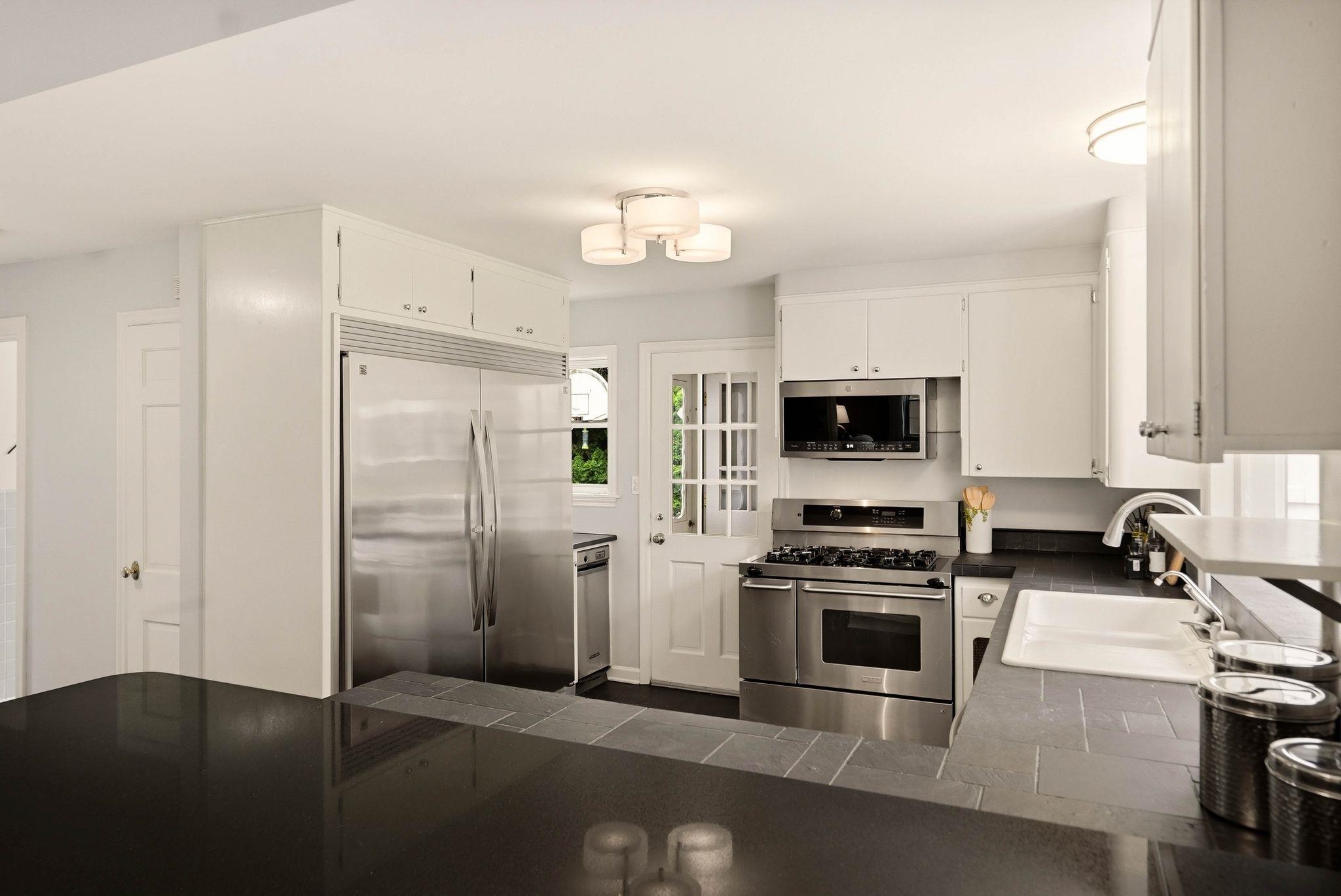 1204 East Overbluff Road Spokane, WA 99203 - Photo 10 of 42