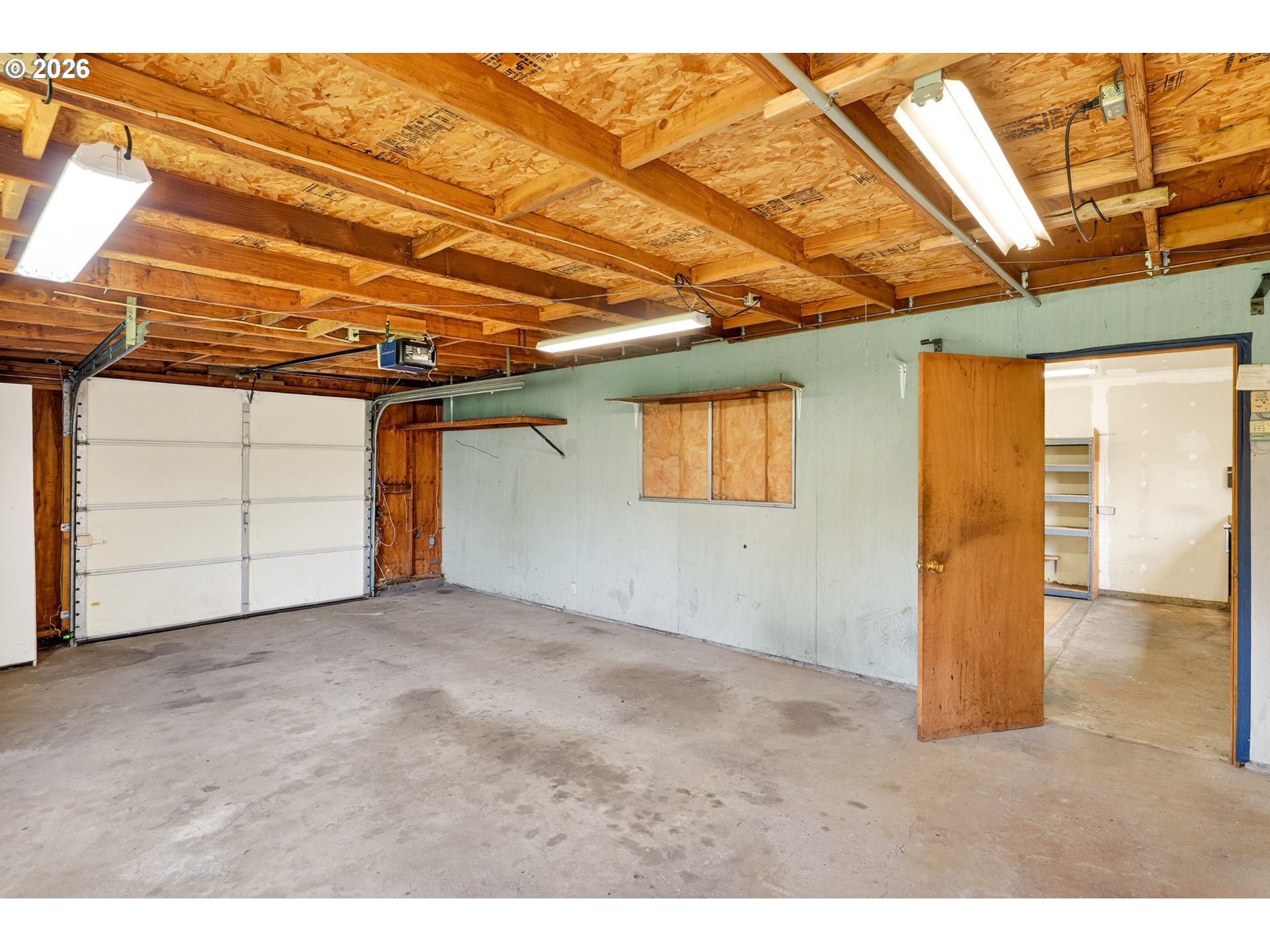 2012 Southeast 185th Avenue Portland, OR 97233 - Photo 24 of 27 Garage