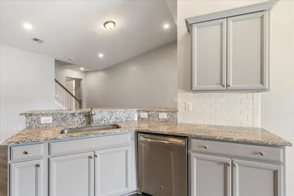 $2,650 | 700 Redbud Lane, Summerville, SC 29486