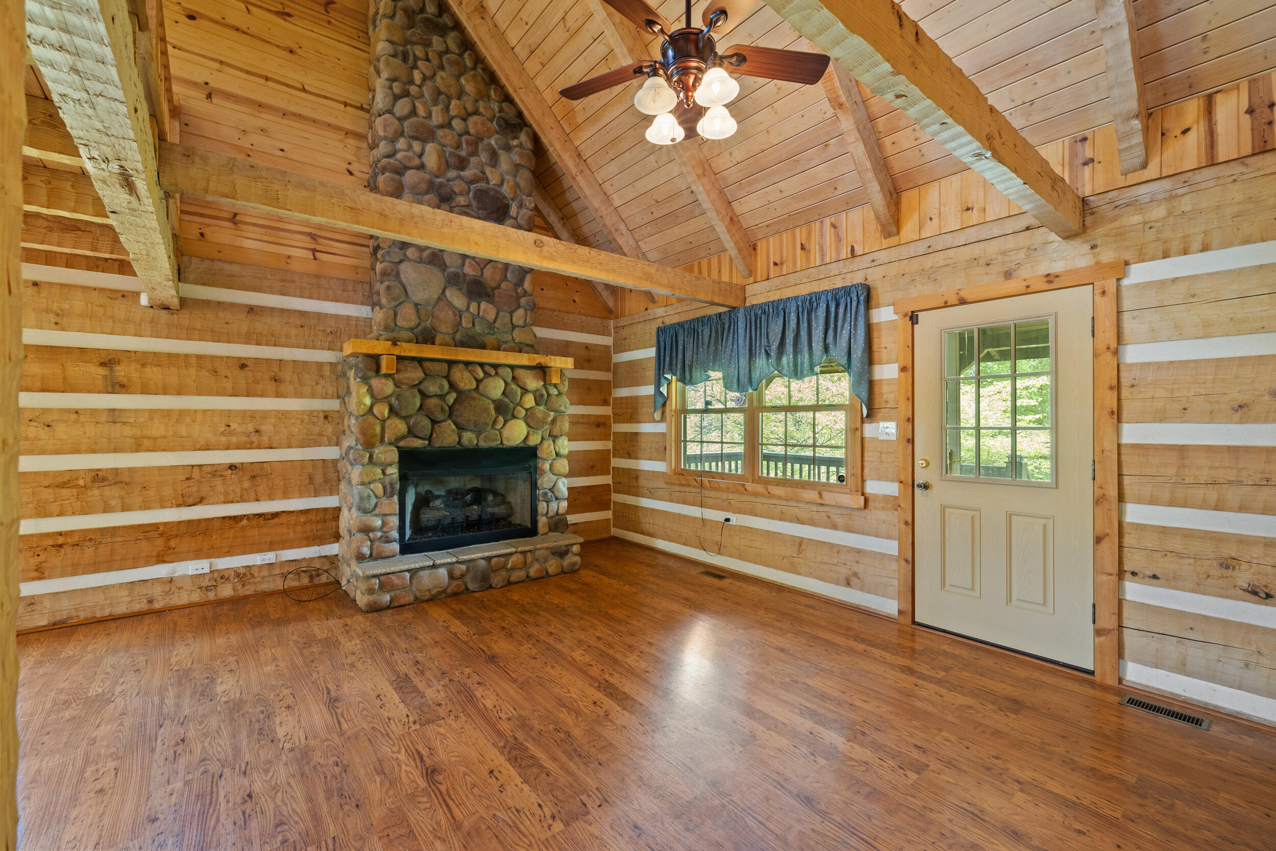 1648 Burdette Knob Road Lancaster, KY 40444 - Photo 6 of 38 img_9459