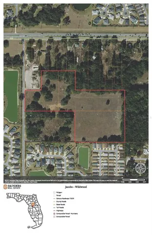 a black and white photo of a bathroom