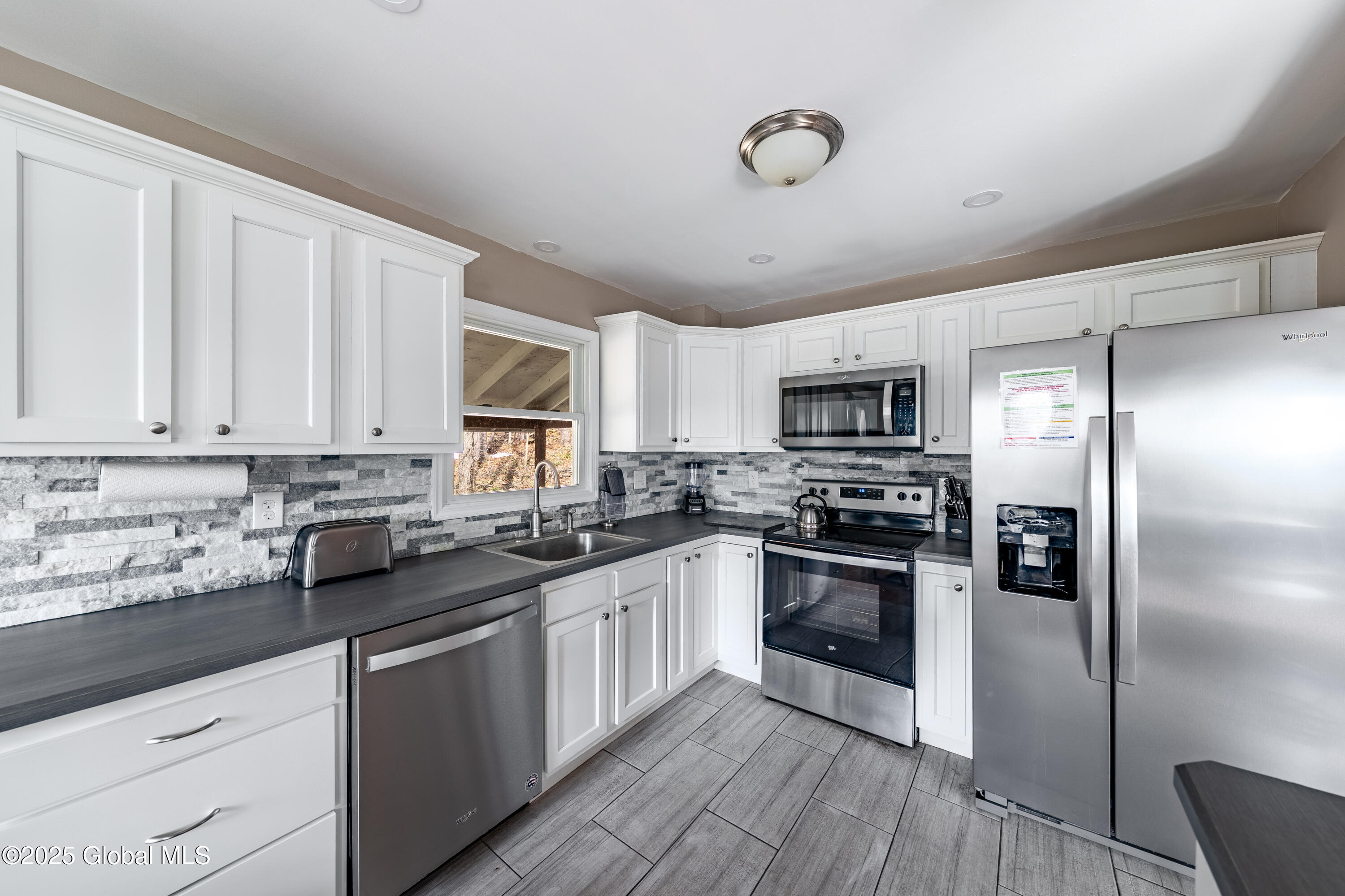 689 Gordon Road Schenectady, NY 12306 - Photo 10 of 20 DSC07063-HDR