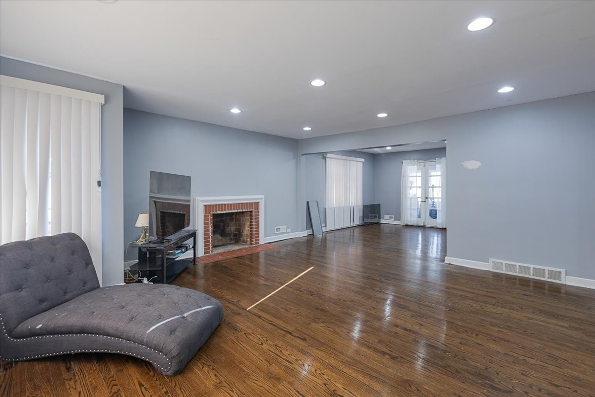 1700 West 103rd Street Chicago, IL 60643 - Photo 8 of 33