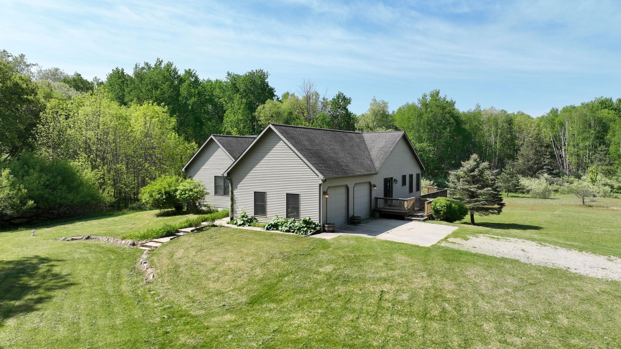 11154 North County Line Road Riverdale, MI 48877 - Photo 4 of 56