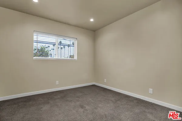 $2,995 | 2816 West Jefferson Boulevard, Los Angeles, CA 90018