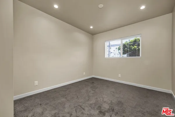 $2,995 | 2816 West Jefferson Boulevard, Los Angeles, CA 90018