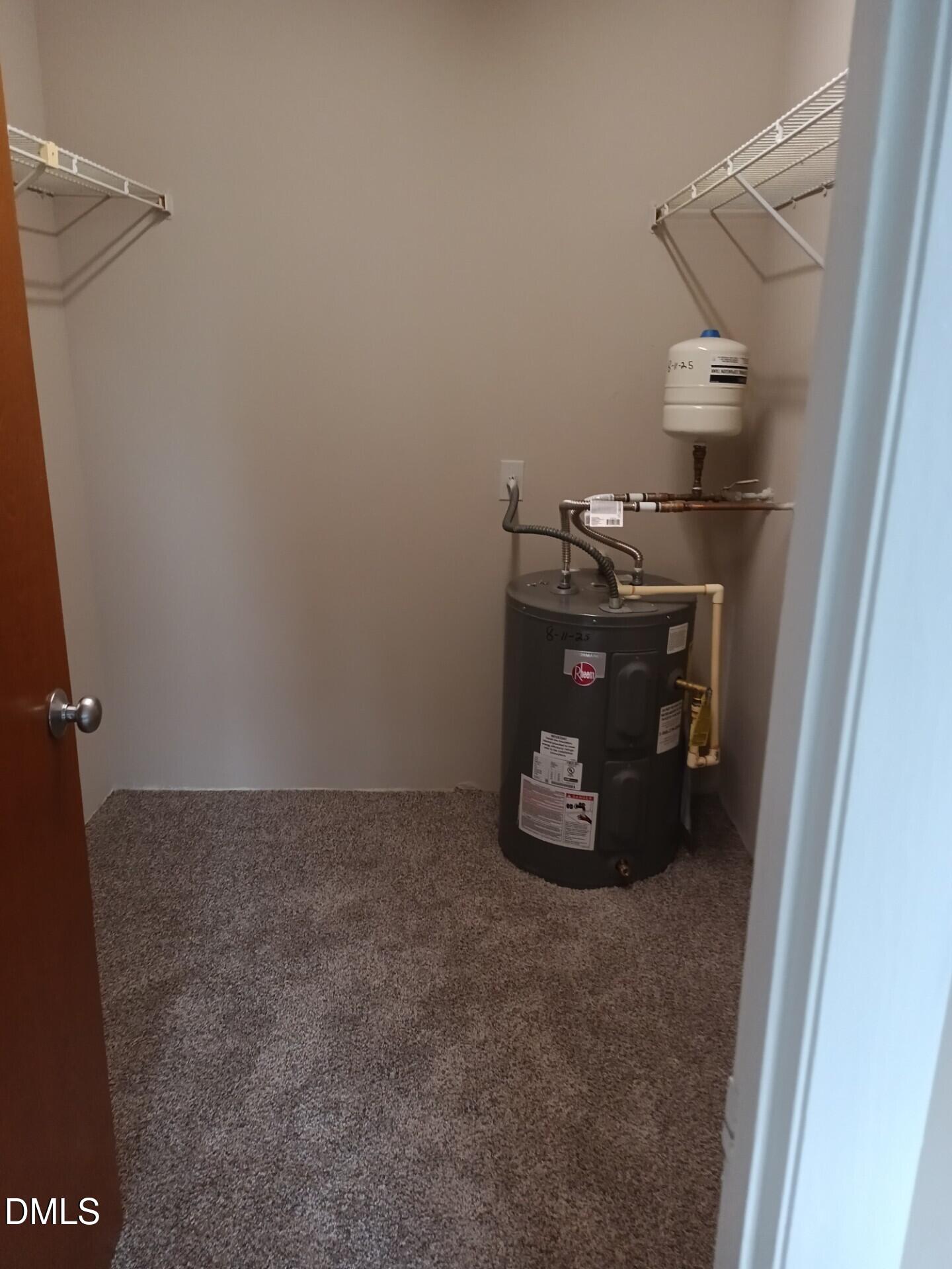 4700 Westgrove Street, Unit 516 Raleigh, NC 27606 - Photo 6 of 7 516 closet