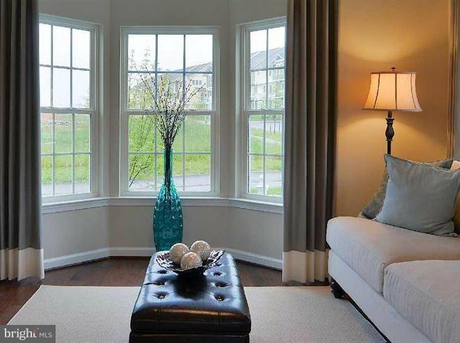 2432 Baileys Pond Road Accokeek, MD 20607 - Photo 2 of 19 Living Room