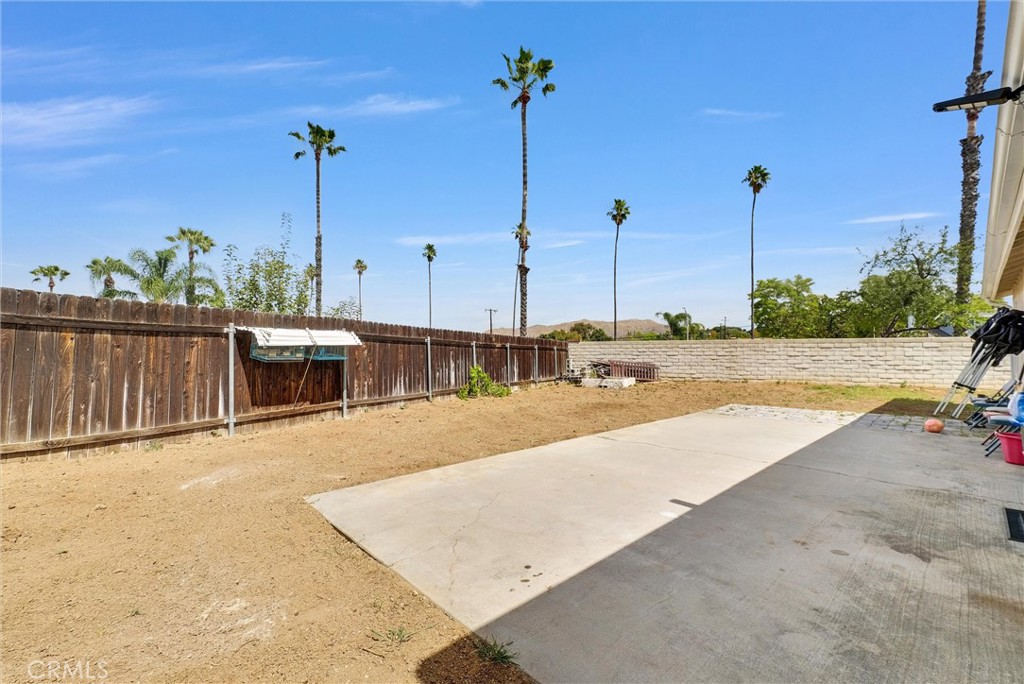 2111 Whitestone Drive Riverside, CA 92506 - Photo 27 of 48