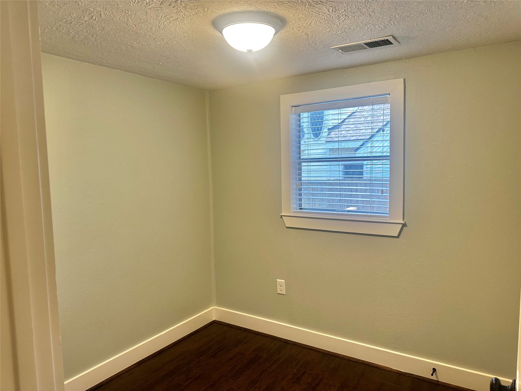 202 Fannin Street Tomball, TX 77375 - Photo 15 of 24 2nd bedroom/office/craft room