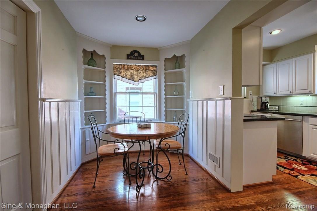 318 McMillan Road Grosse Pointe, MI 48236 - Photo 23 of 34 Breakfast_Nook.jpg