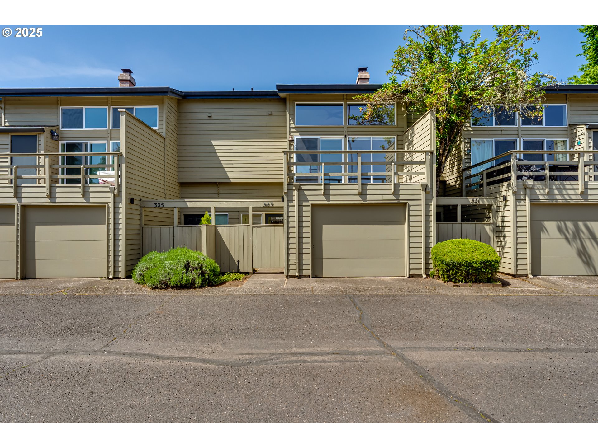 323 Country Club Road Eugene, OR 97401 - Photo 1 of 1 Gallery Image 1