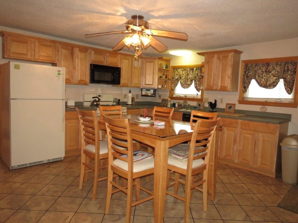 12 Grove Street Rochester, NH 03868 - Photo 2 of 19