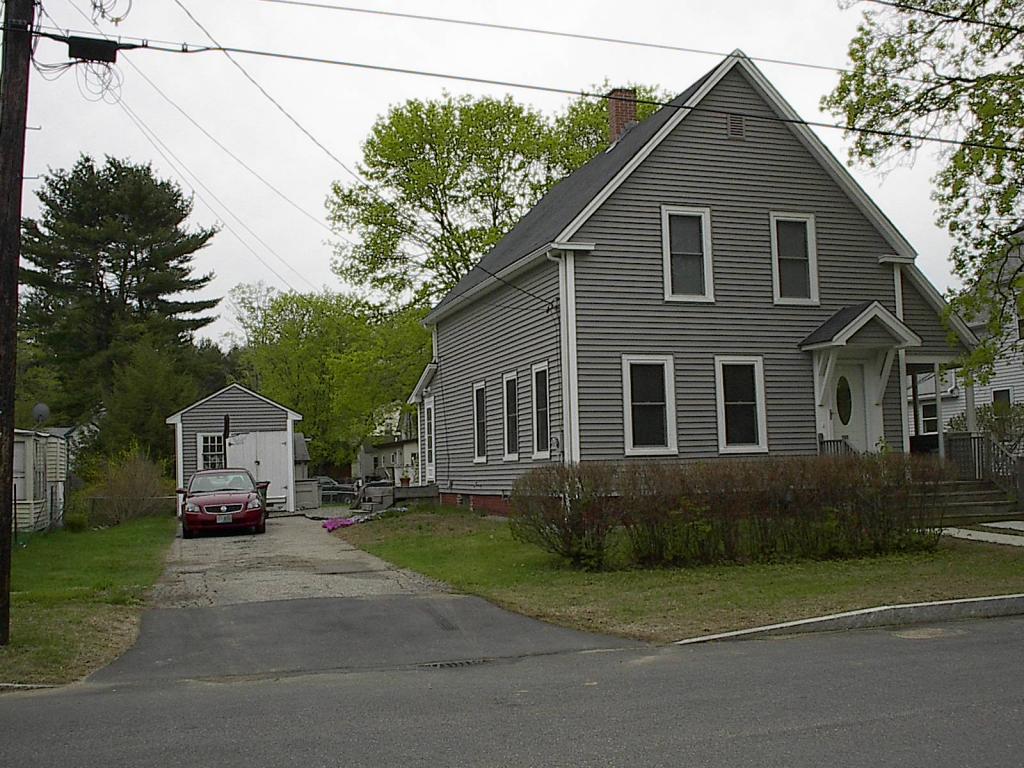 12 Grove Street Rochester, NH 03868 - Photo 3 of 19