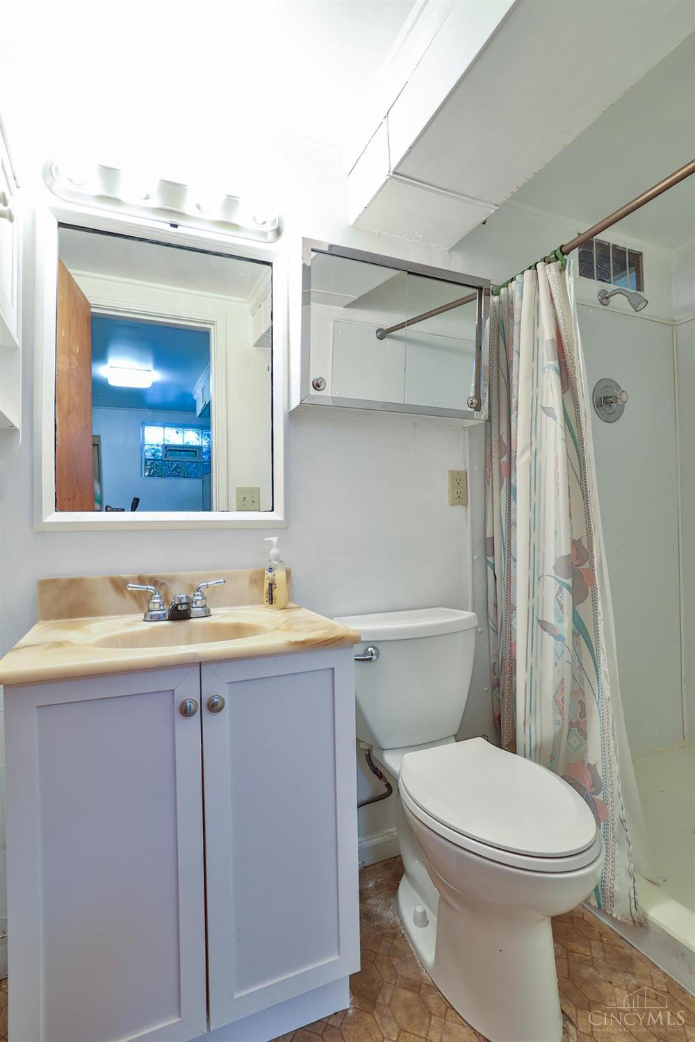 1 Hadley Road Cincinnati, OH 45218 - Photo 35 of 50 Gallery Image 35