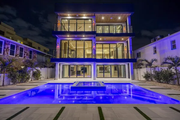 $9,950,000 | 70 Gulf Boulevard, Indian Rocks Beach, FL 33785