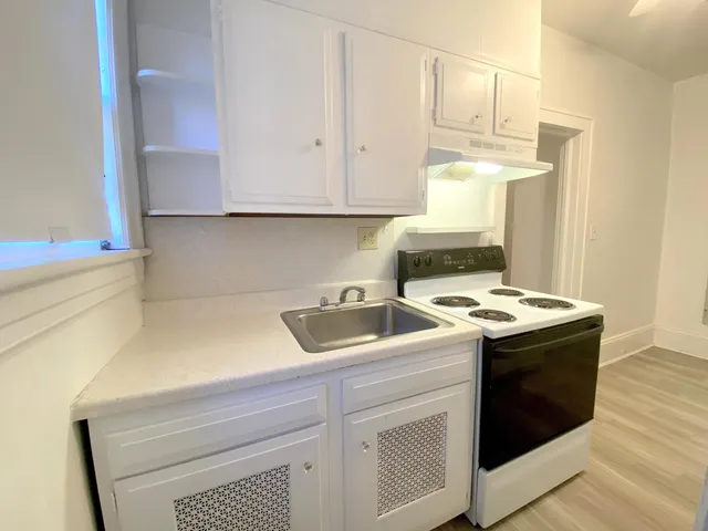 $1,050 | 2504 Longview Avenue Southwest, Unit 6, Roanoke, VA 24014