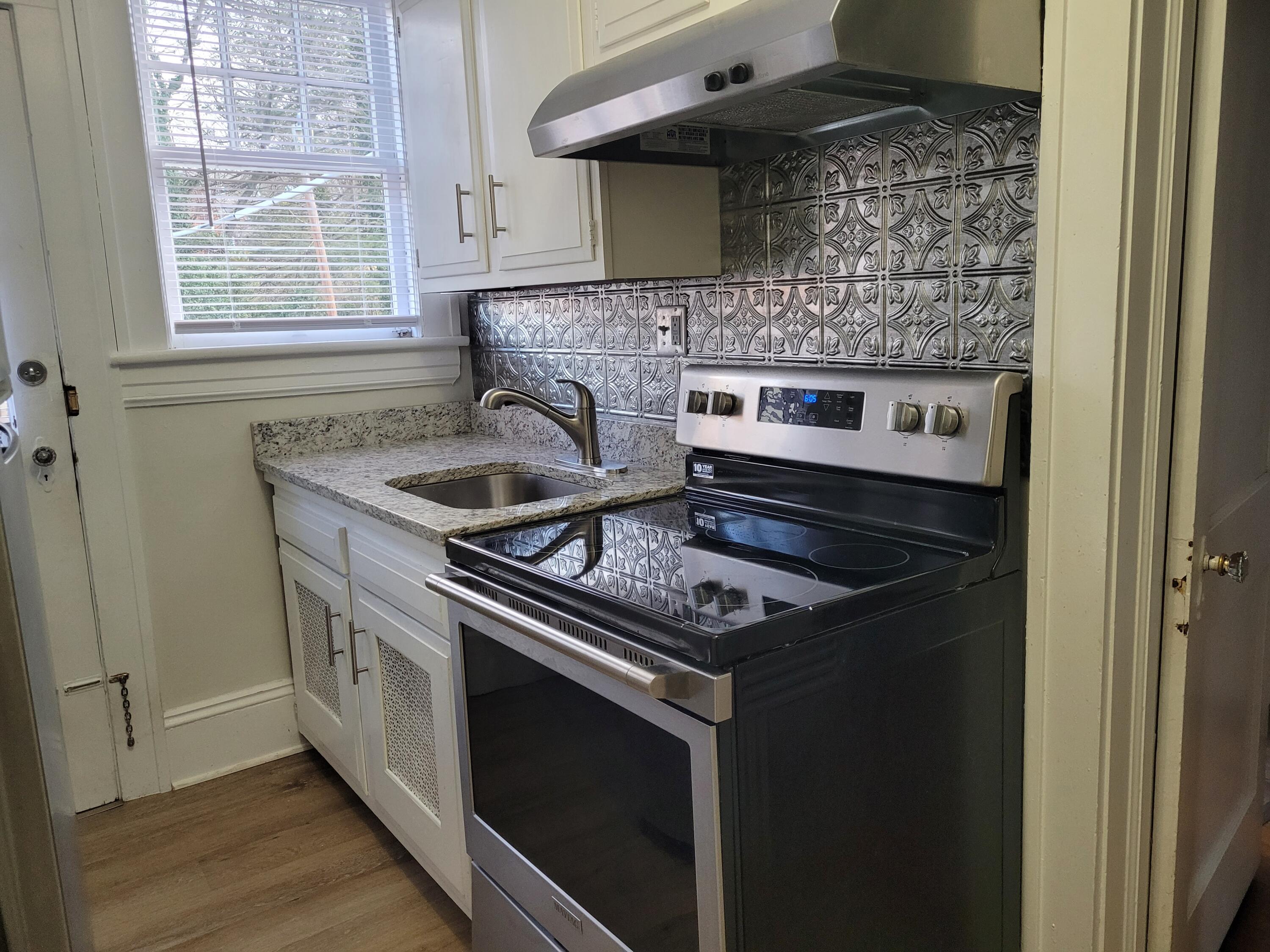 2504 Longview Avenue Southwest, Unit 6 Roanoke, VA 24014 - Photo 19 of 27 20260122_151032