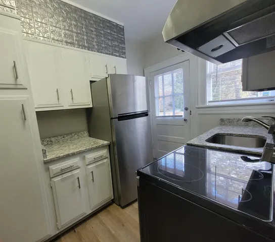 $1,050 | 2504 Longview Avenue Southwest, Unit 6, Roanoke, VA 24014