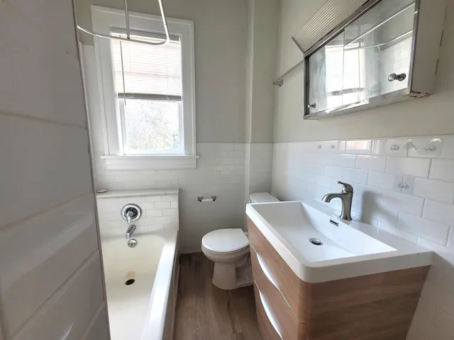 $1,050 | 2504 Longview Avenue Southwest, Unit 6, Roanoke, VA 24014