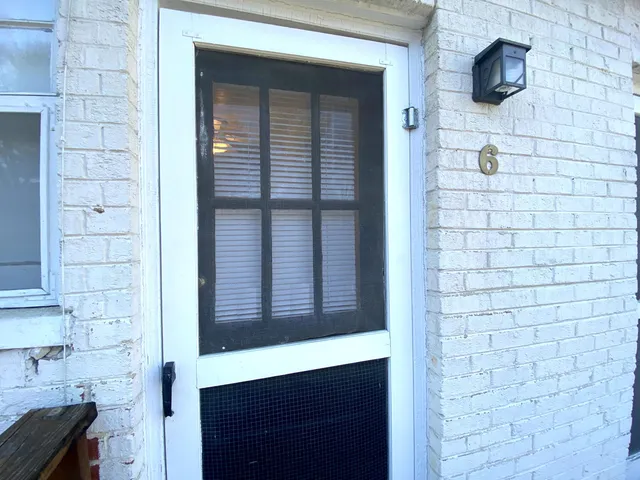 $1,050 | 2504 Longview Avenue Southwest, Unit 6, Roanoke, VA 24014