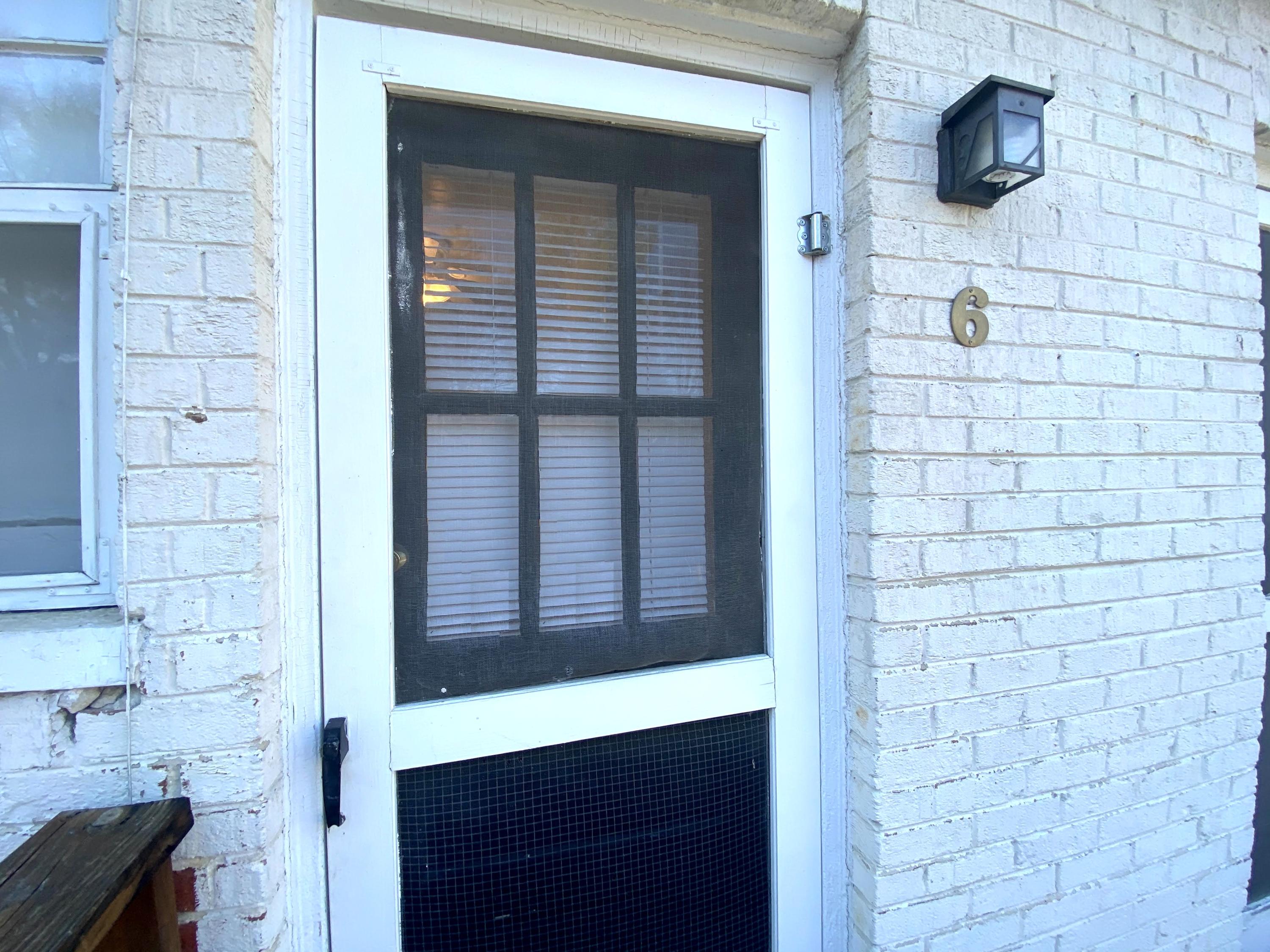 2504 Longview Avenue Southwest, Unit 6 Roanoke, VA 24014 - Photo 7 of 27 IMG_8316