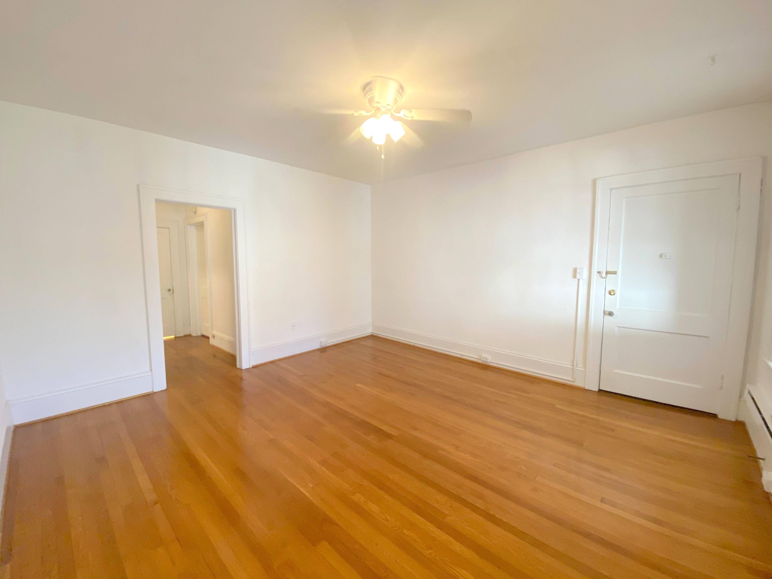 2504 Longview Avenue Southwest, Unit 6 Roanoke, VA 24014 - Photo 9 of 27 IMG_8282