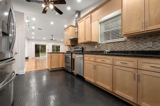 $425,000 | 3900 Royal Oaks Court, Tallahassee, FL 32309