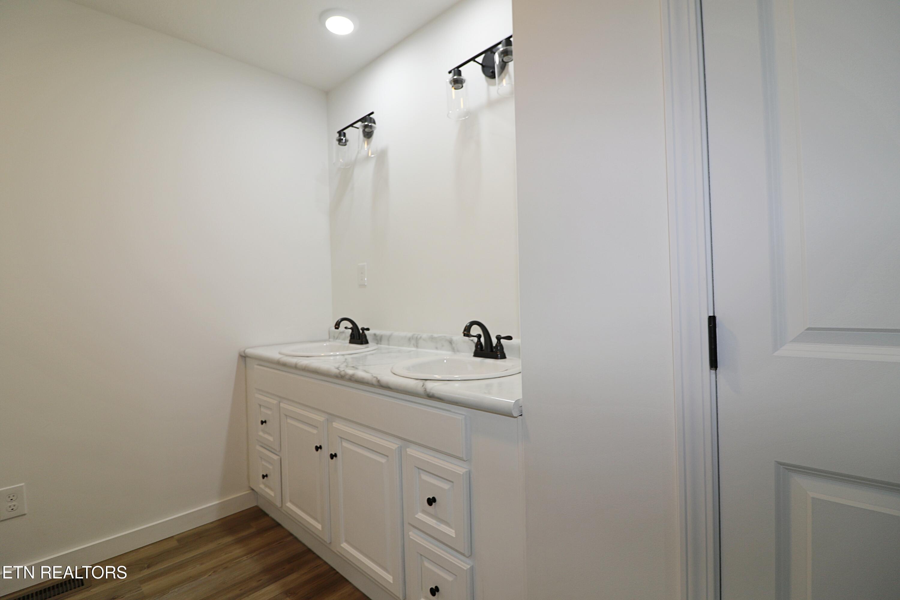 1291 Alderville Road Winfield, TN 37892 - Photo 23 of 59 094A2844