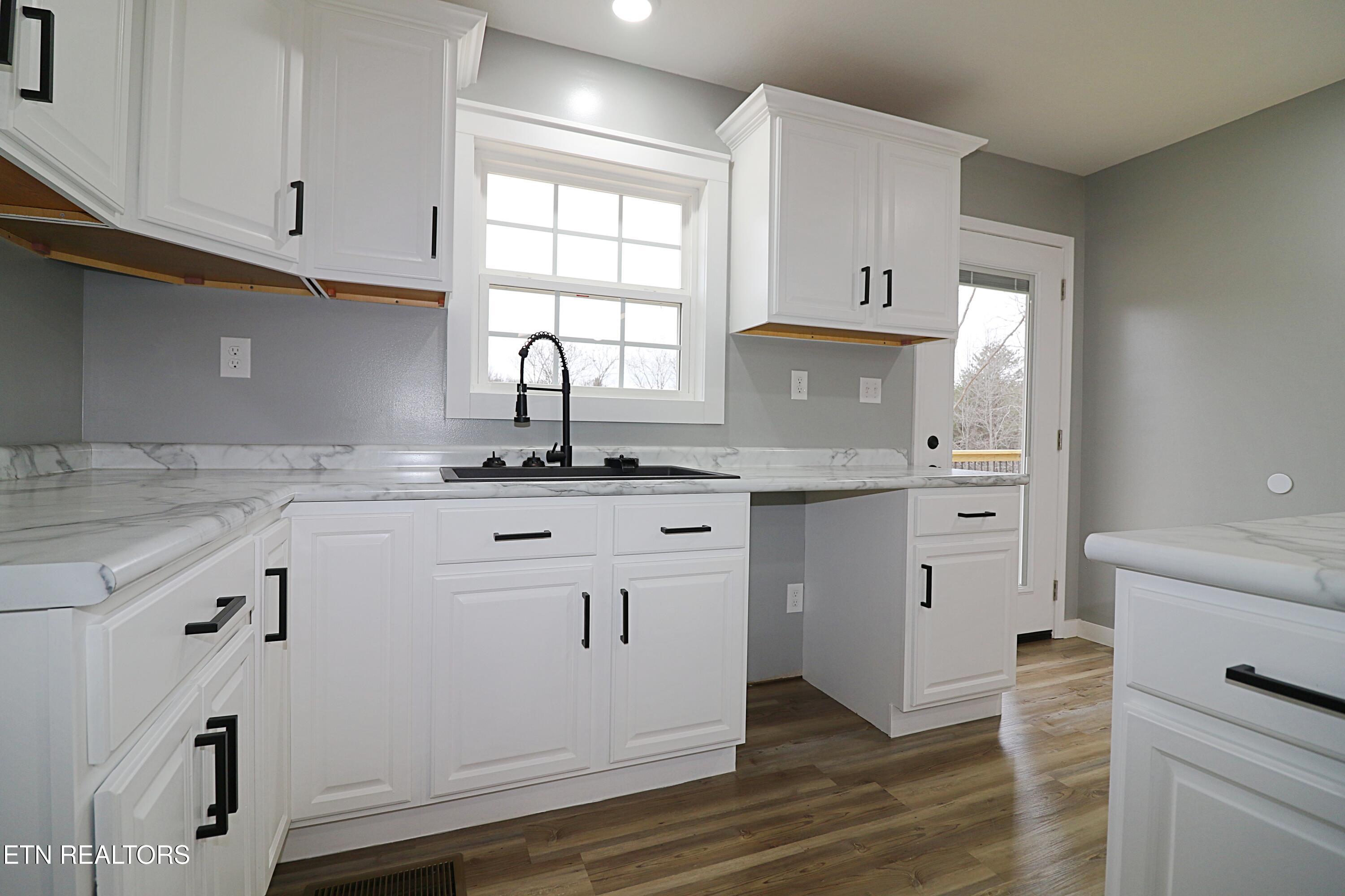 1291 Alderville Road Winfield, TN 37892 - Photo 9 of 59 094A2829