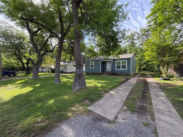 $1,495 | 206 West Sliger Drive, Duncanville, TX 75137