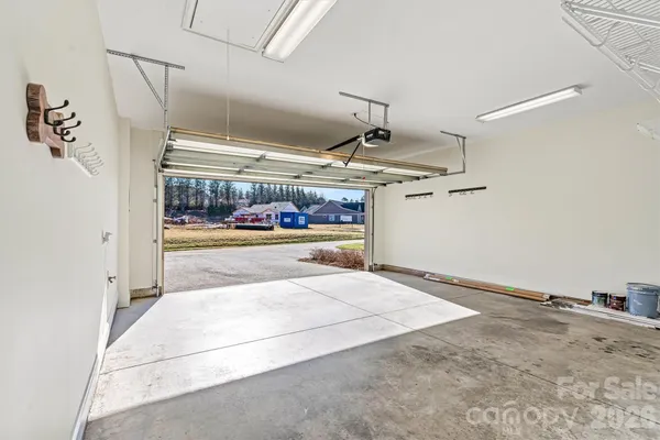 $384,900 | 823 Wynnshire Drive, Unit B, Hickory, NC 28601