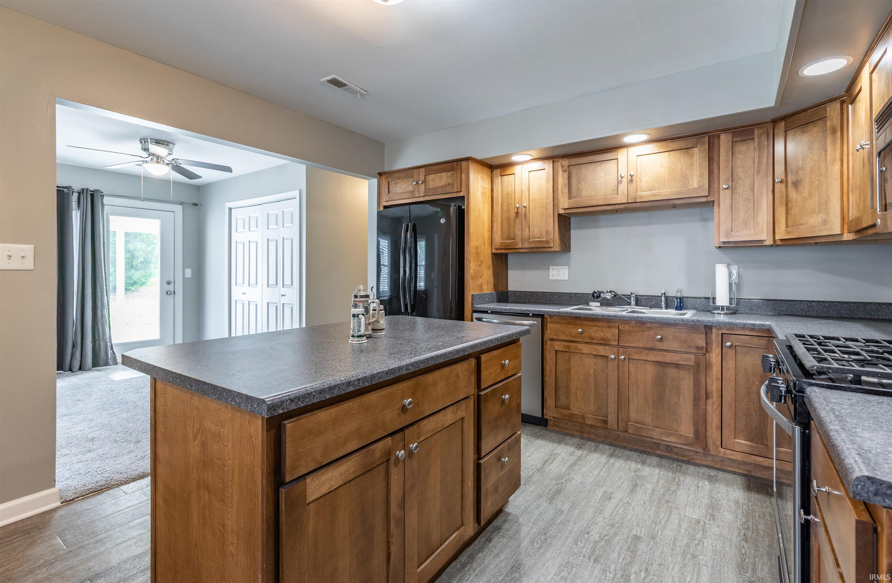 131 Lexington Road Evansville, IN 47710 - Photo 4 of 32 Gallery Image 4