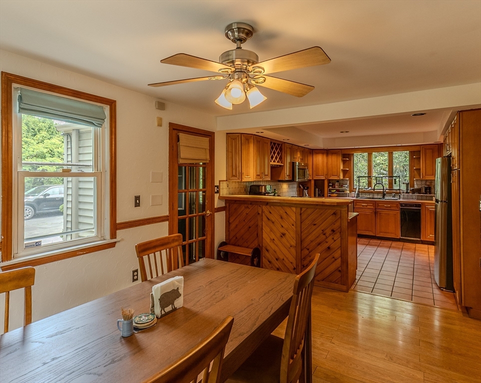 68 Davis Road Westport, MA 02790 - Photo 4 of 19