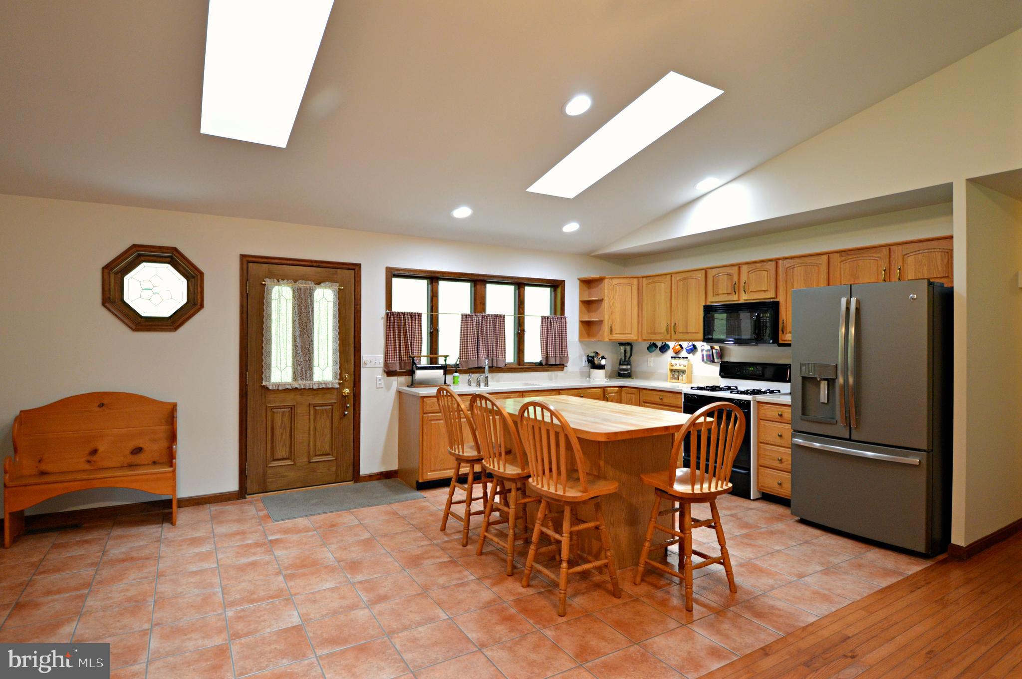 865 Bahns Mill Road Red Lion, PA 17356 - Photo 7 of 32 Kitchen - refrigerator stays