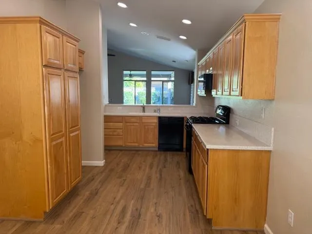 $2,800 | 4040 Rose Creek Road, Roseville, CA 95747