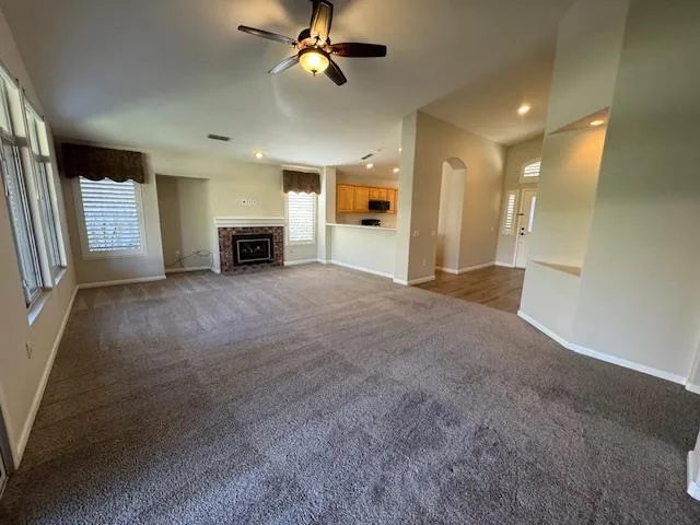 $2,800 | 4040 Rose Creek Road, Roseville, CA 95747