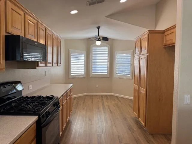 $2,800 | 4040 Rose Creek Road, Roseville, CA 95747