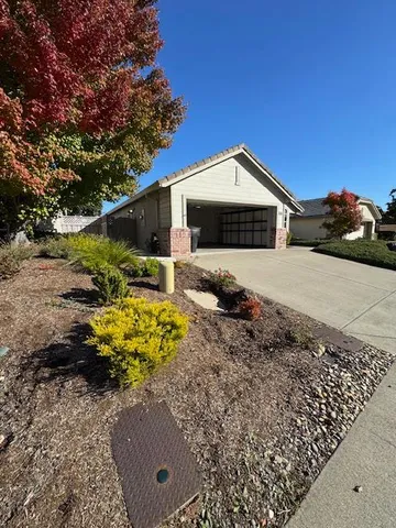 $2,800 | 4040 Rose Creek Road, Roseville, CA 95747