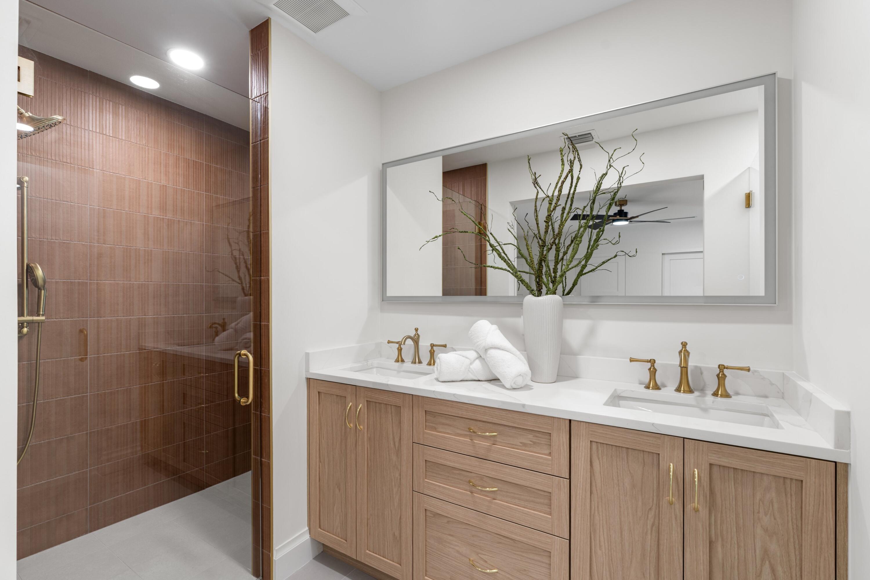 1090 Mulberry Way Boca Raton, FL 33486 - Photo 18 of 52 Primary Bathroom