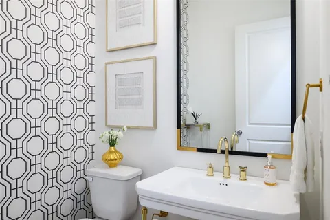 $4,295,000 | 4557 Belclaire Avenue, Highland Park, TX 75205