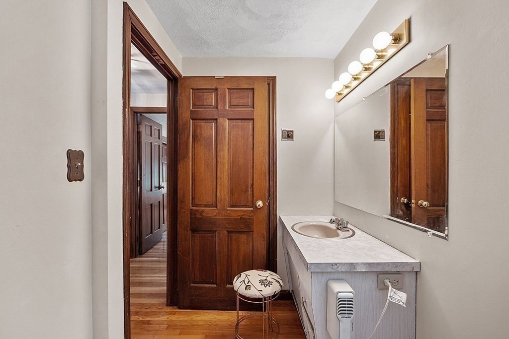 11 Drawbridge Road Westford, MA 01886 - Photo 23 of 30 Gallery Image 23