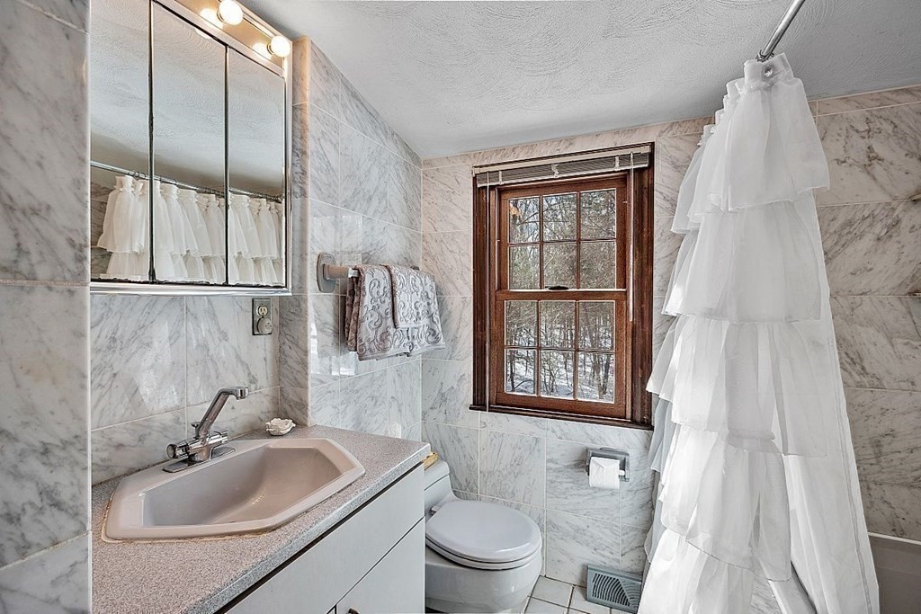 11 Drawbridge Road Westford, MA 01886 - Photo 26 of 30 Gallery Image 26