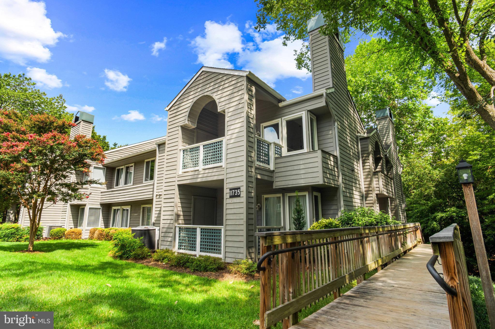 11735 Summerchase Circle, Unit B Reston, VA 20194 - Photo 2 of 27 Gallery Image 2